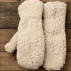 NWT Lemon Berber Mittens